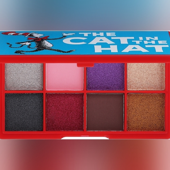 Dr Seuss Revolution makeup palettes and duo brush set - Picture 5 of 7